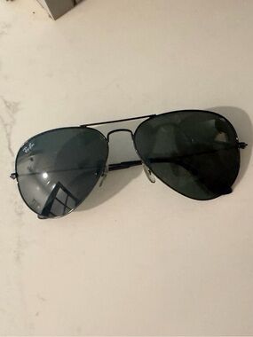 Ray-Ban Aviator Sunglasses Black Frame Green Lenses